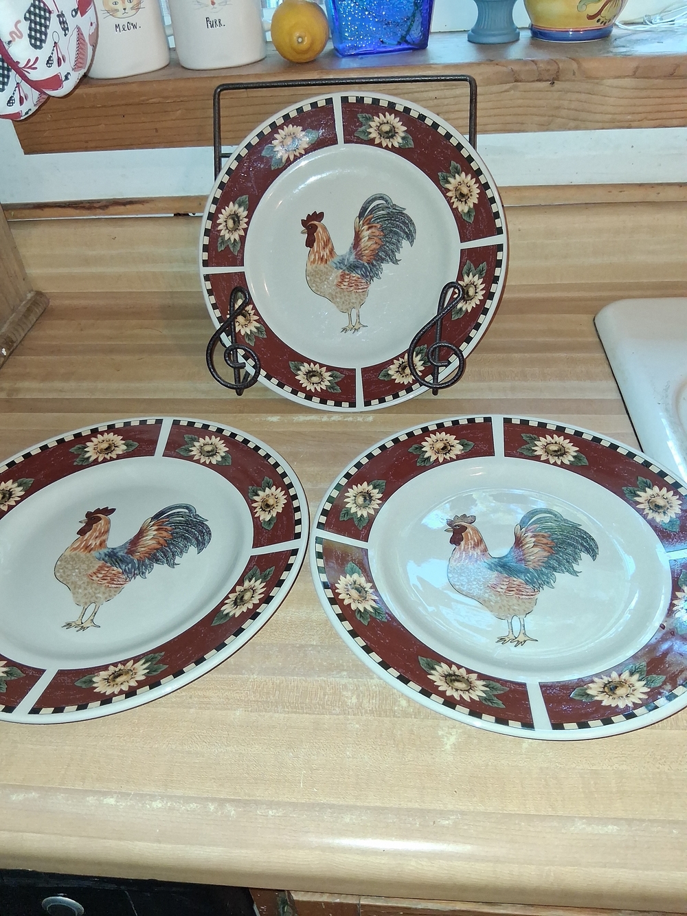 Rooster Motif 3 Pieces Dinner Plates Red Accent Made By Gibson